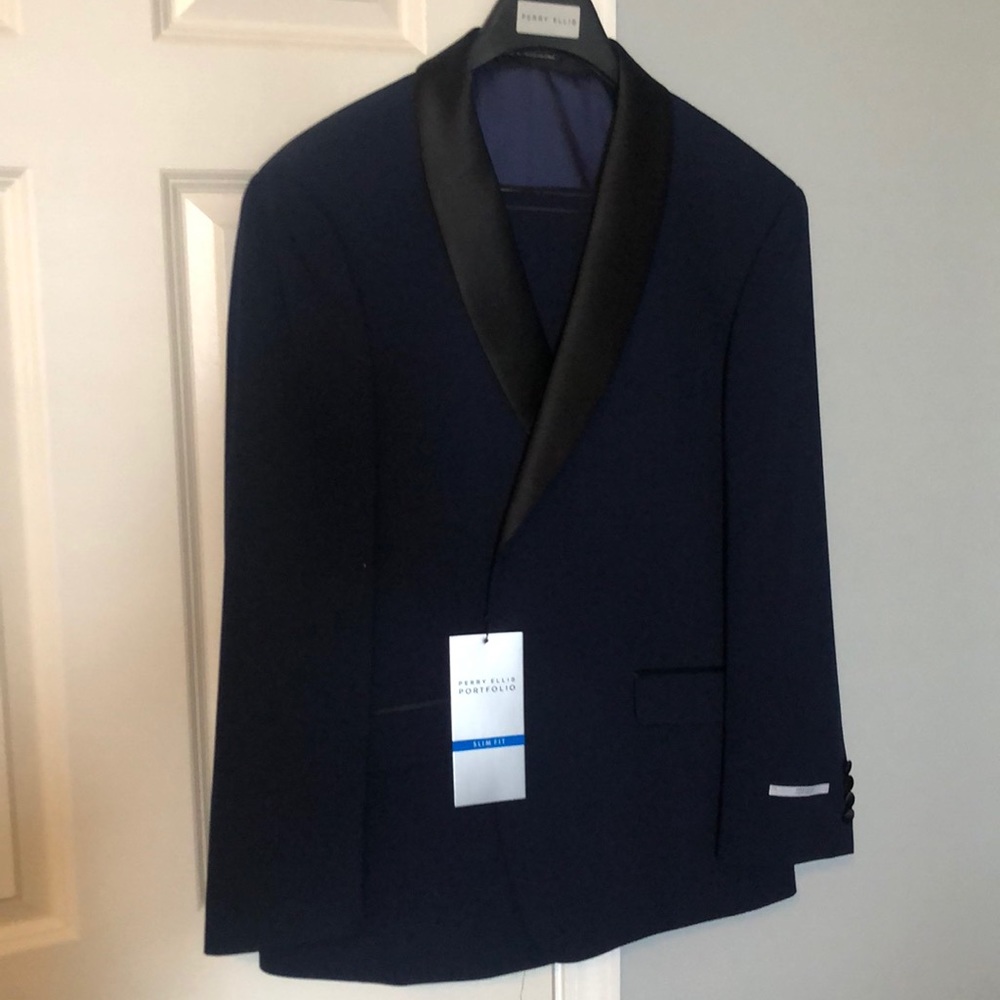Perry Ellis suit